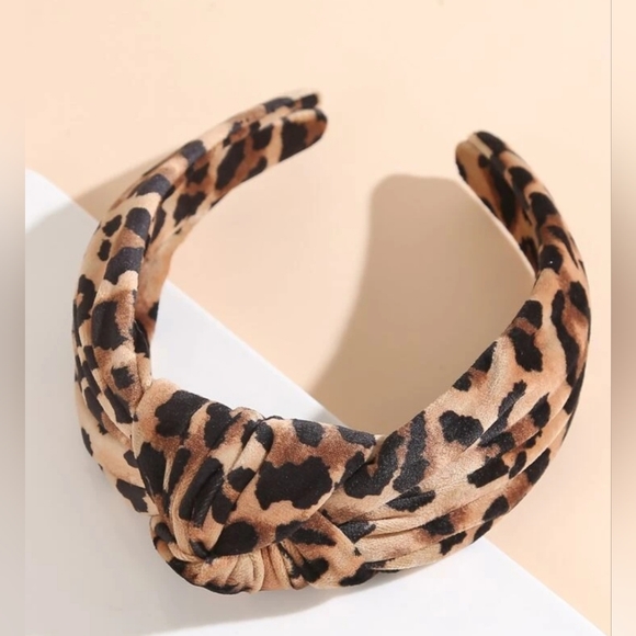 Women's headband with leopard print knot design - Picture 2 of 3
